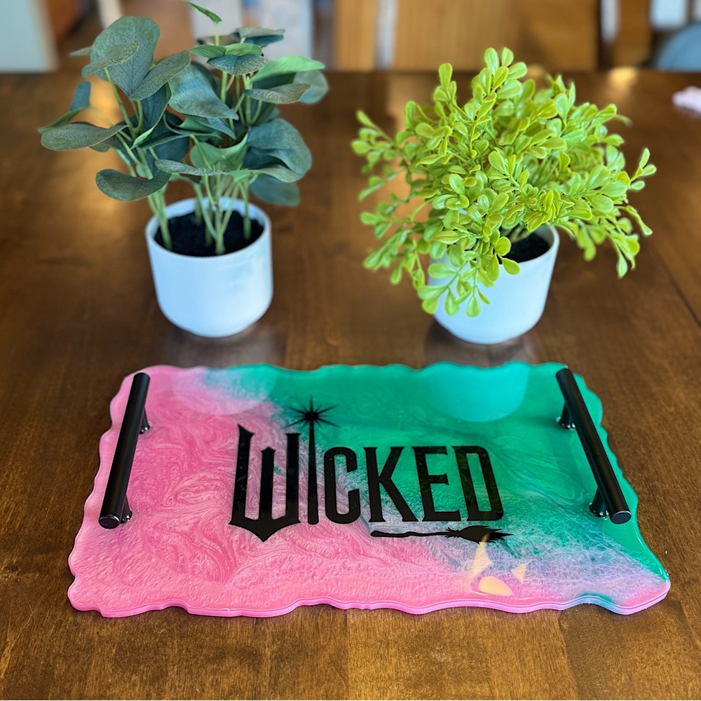 Wicked Serving Tray 💚🩷